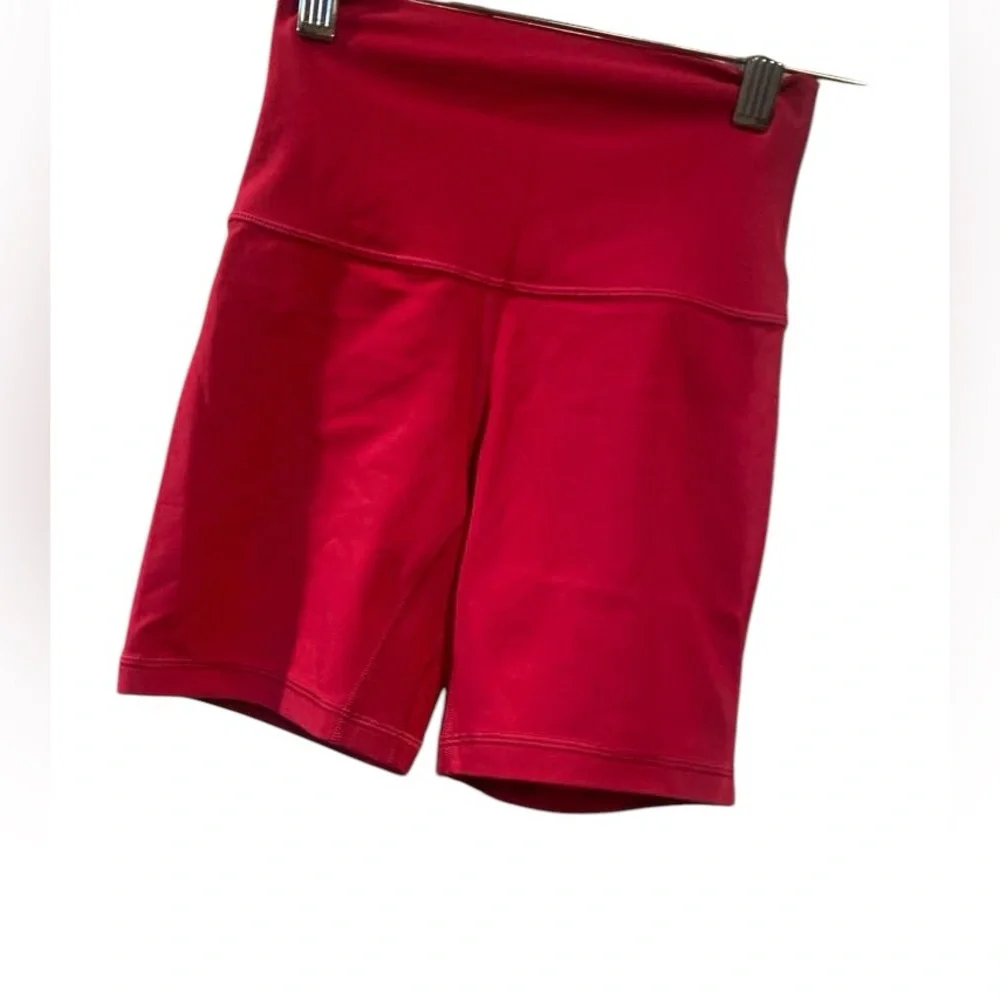 NWT Lululemon align shorts 6” Size 2